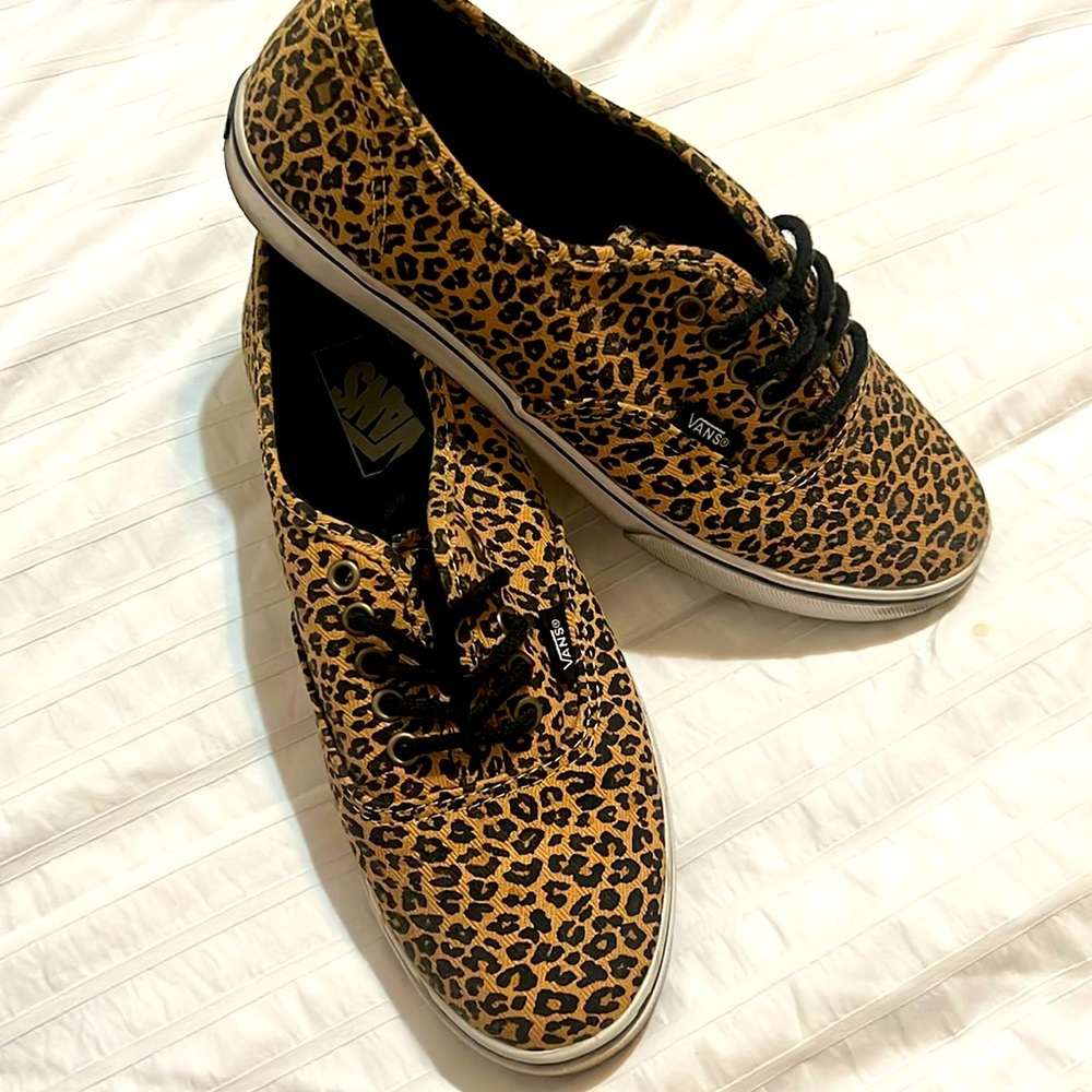 Leopard LowPro VANS